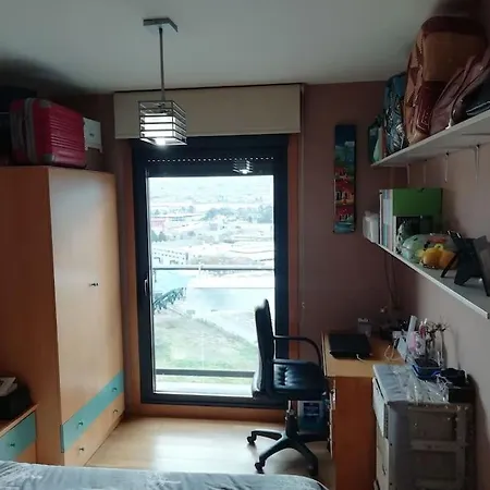 En Piso Compartido Cerca De Playa De Samil * Vigo
