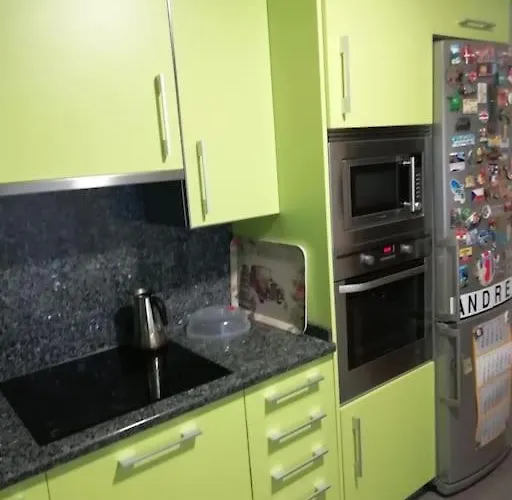 En Piso Compartido Y Wc Compartido Cerca De Playa De Samil Apartmán