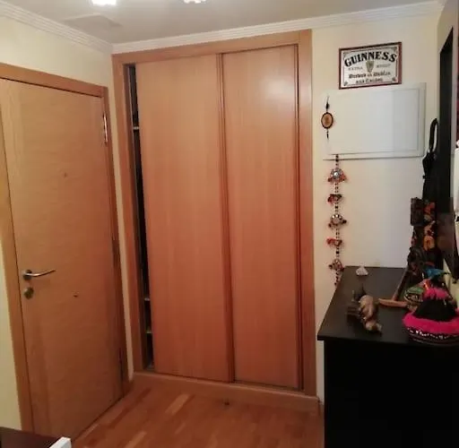 En Piso Compartido Y Wc Compartido Cerca De Playa De Samil Apartmán Vigo