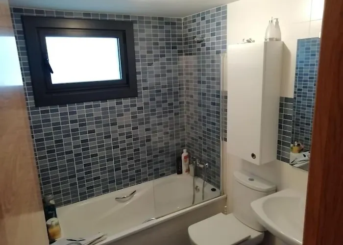 En Piso Compartido Y Wc Compartido Cerca De Playa De Samil * Vigo