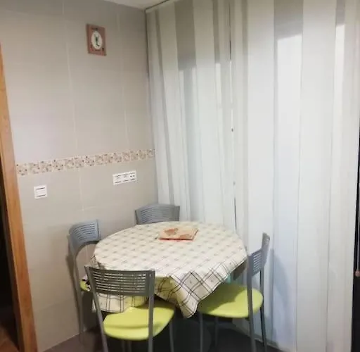 En Piso Compartido Y Wc Compartido Cerca De Playa De Samil Apartmán