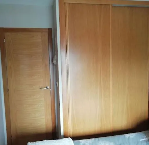 En Piso Compartido Y Wc Compartido Cerca De Playa De Samil * Vigo